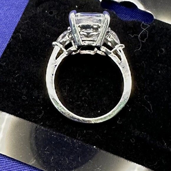 Large Emerald Cut Crystal Silver-Tone Ring Size 5.5 - Picture 6 of 15